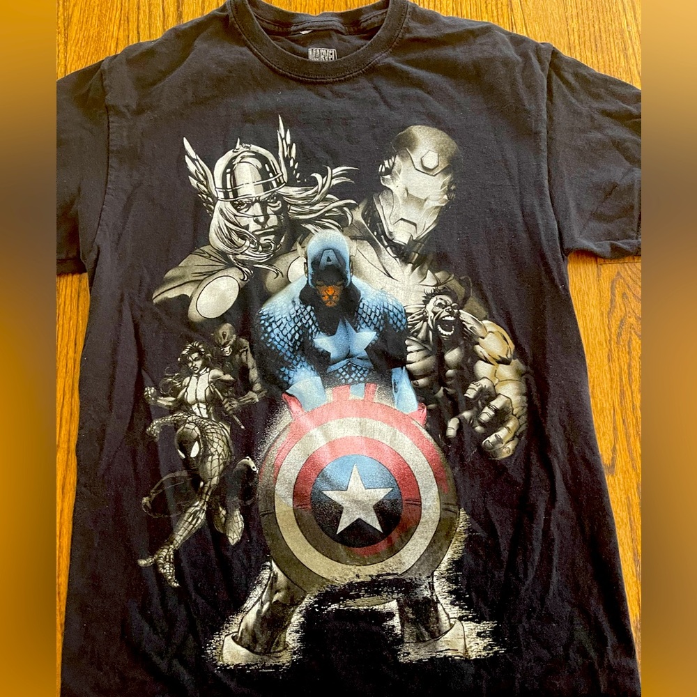 Marvel Avengers Black T-Shirt, Size M